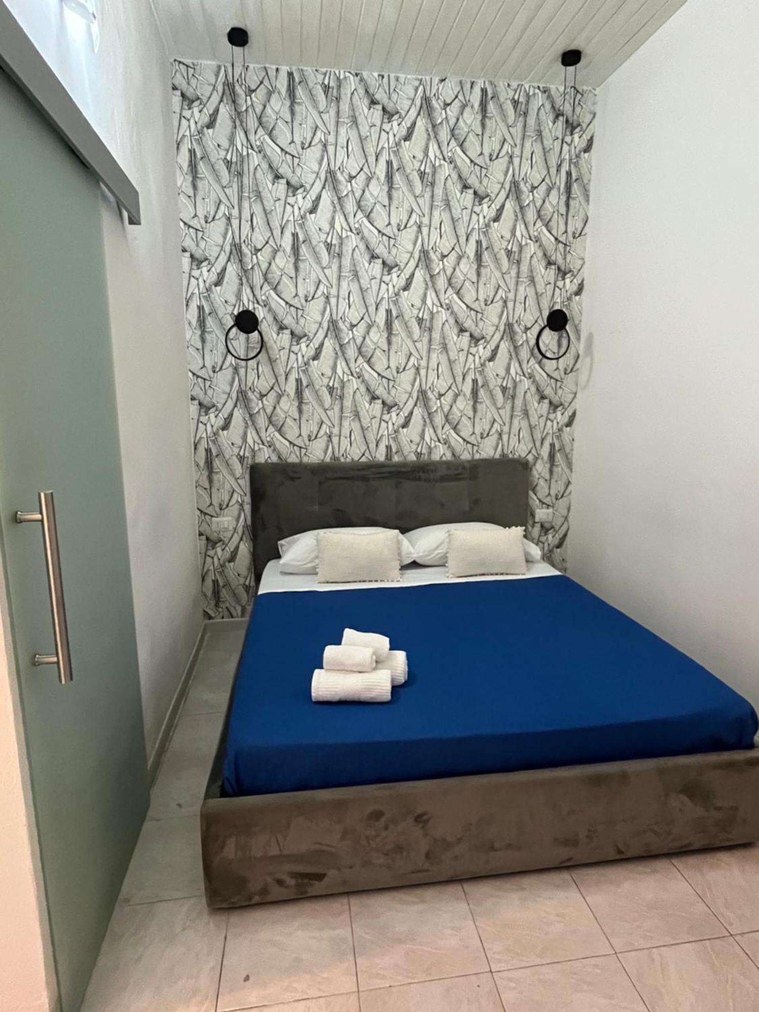 B&B Regina Rooms อาโวลา ภายนอก รูปภาพ