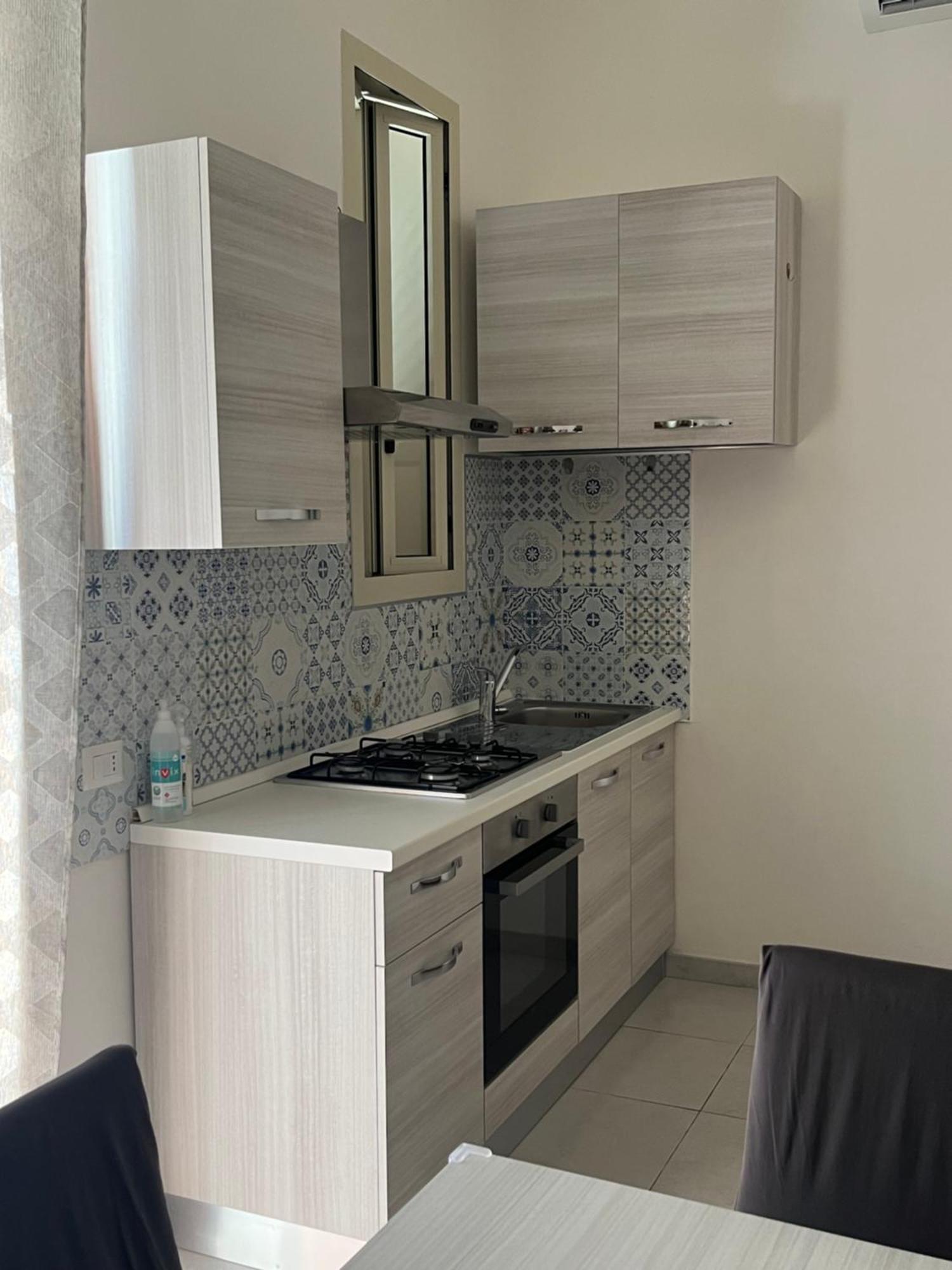 B&B Regina Rooms อาโวลา ภายนอก รูปภาพ